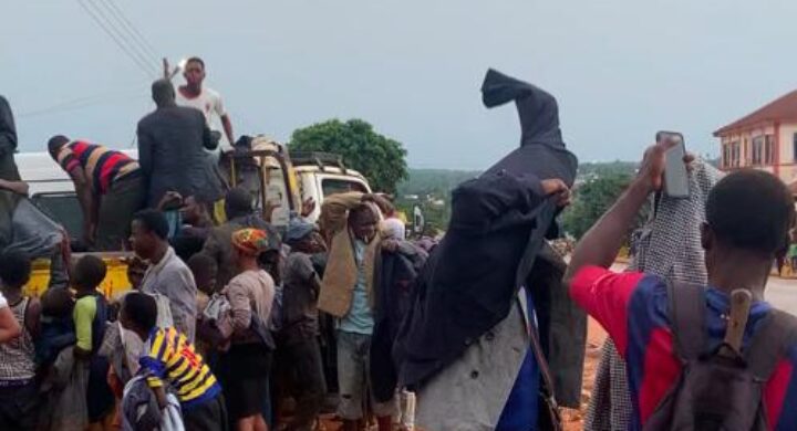 Church of Christ Donates Clothes to Tanoso Community.