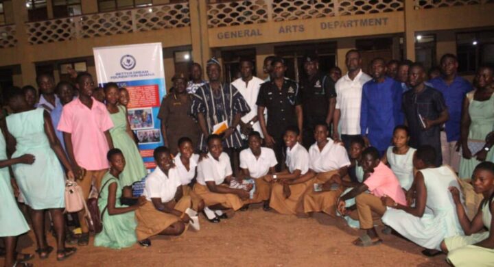 S/R:Minister Pledges Support for Constitution Education.