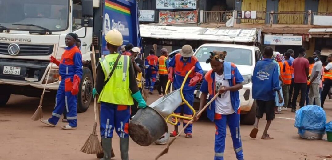 Zoomlion Partners Sunyani East Municipal Assembly in Massive Clean-Up Exercise