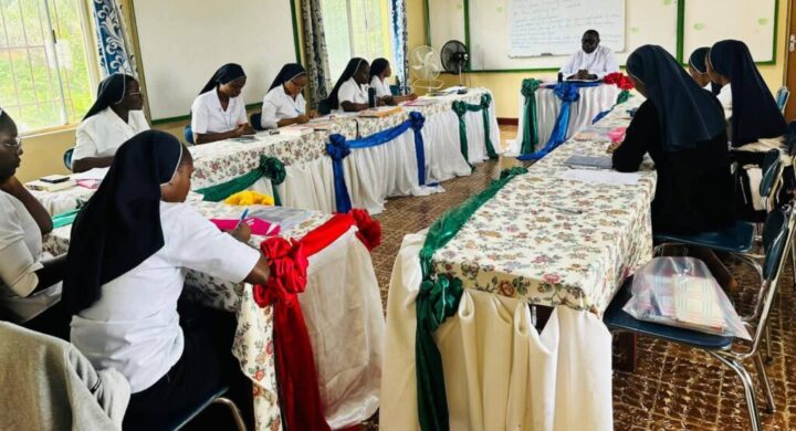 Religious Women Benefit from Workshop on Communication and Social Media