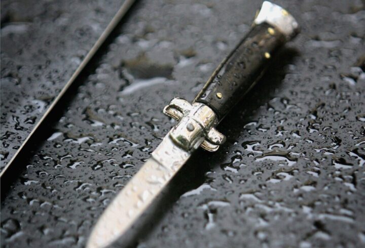 knife-victim-stab