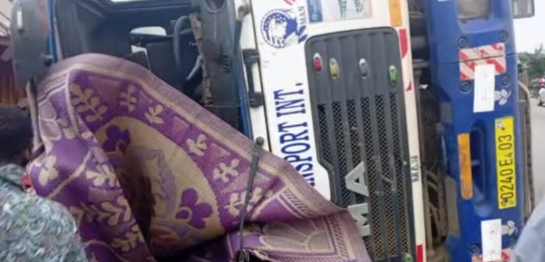 Near-Miss on Kumasi-Techiman Highway: Articulated Vehicle Crashes After Brake Failure
