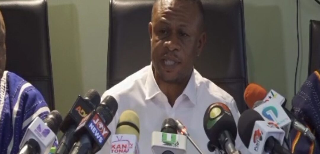 “Majority Caucus Throws Weight Behind Communication Minister, Rejects Resignation Calls”