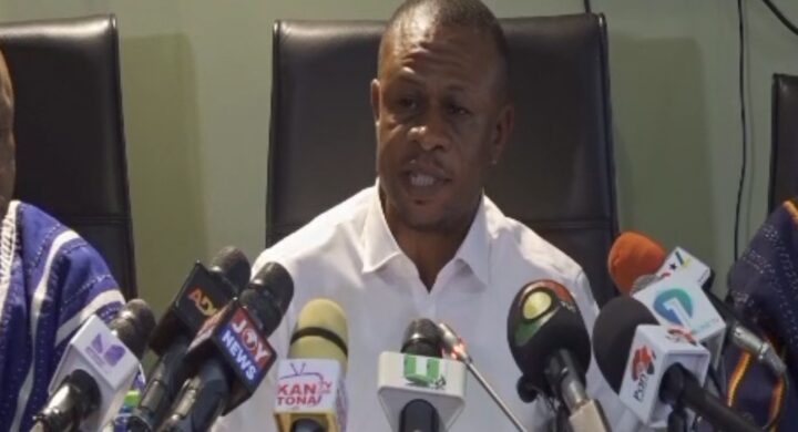 “Majority Caucus Throws Weight Behind Communication Minister, Rejects Resignation Calls”