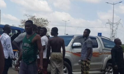 DRIVER ESCAPES DEATH AFTER TYRES BURST AT AYAWASO
