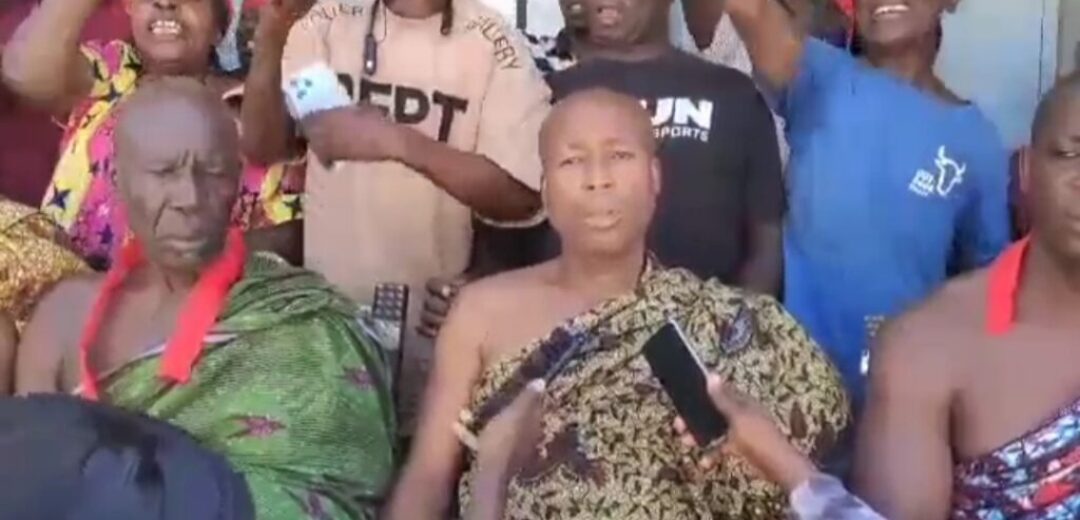 Chiefs and Elders of Akumadan Express Disappointment Over DCE’s 24-Hour Economy Market Decision