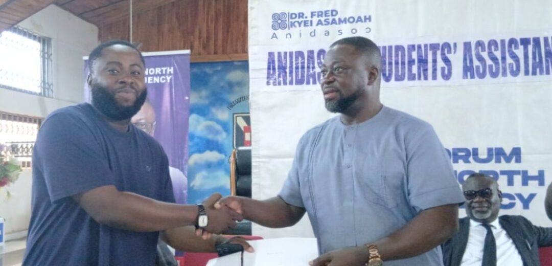 OFFINSO NORTH MP DISBURSES GH¢400,000 TO 200 TERTIARY STUDENTS UNDER ANIDASO SCHOLARSHIP SCHEME